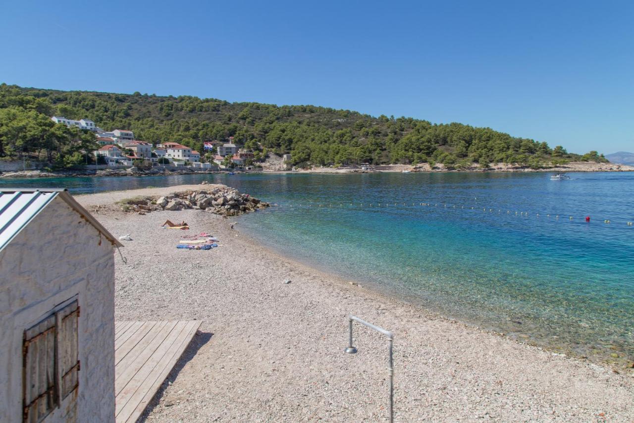 Apartments With A Parking Space Gornje Selo, Solta - 15545 Grohote Εξωτερικό φωτογραφία
