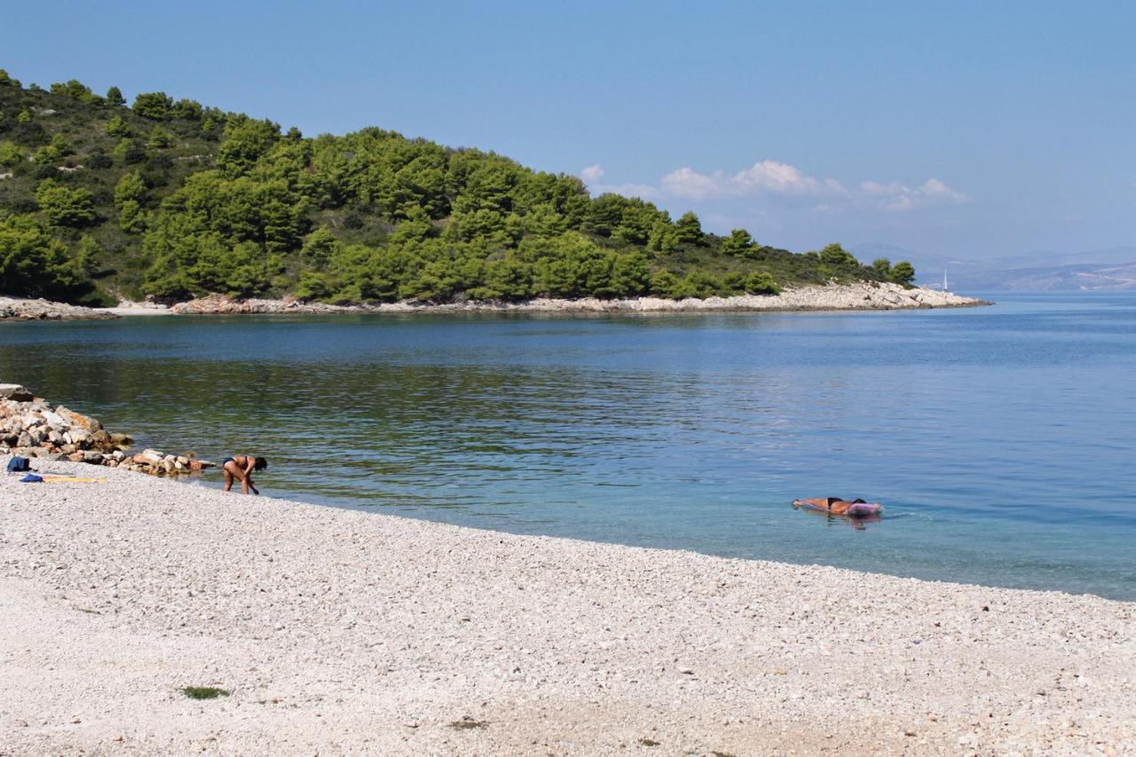 Apartments With A Parking Space Gornje Selo, Solta - 15545 Grohote Εξωτερικό φωτογραφία