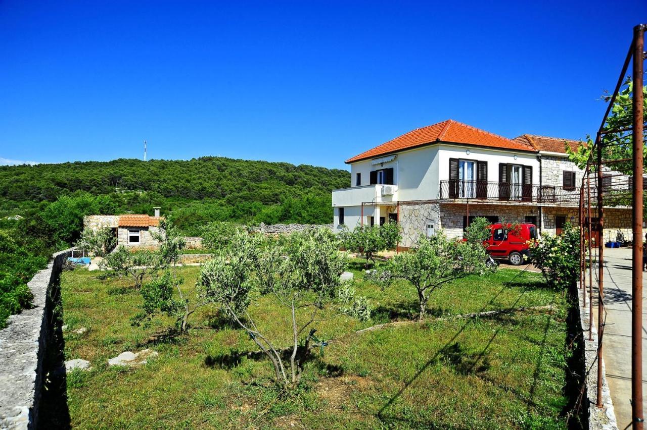 Apartments With A Parking Space Gornje Selo, Solta - 15545 Grohote Εξωτερικό φωτογραφία