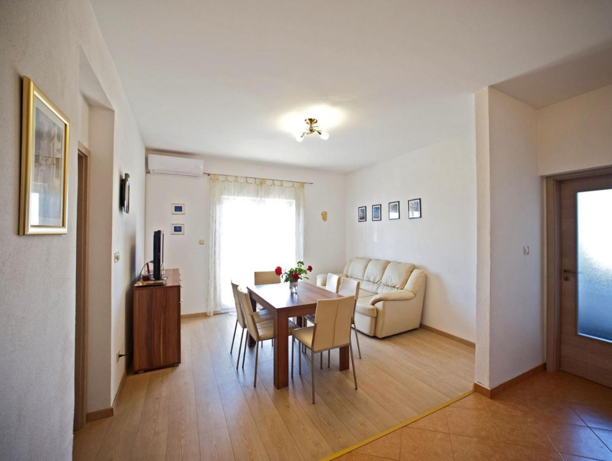Apartments With A Parking Space Gornje Selo, Solta - 15545 Grohote Εξωτερικό φωτογραφία