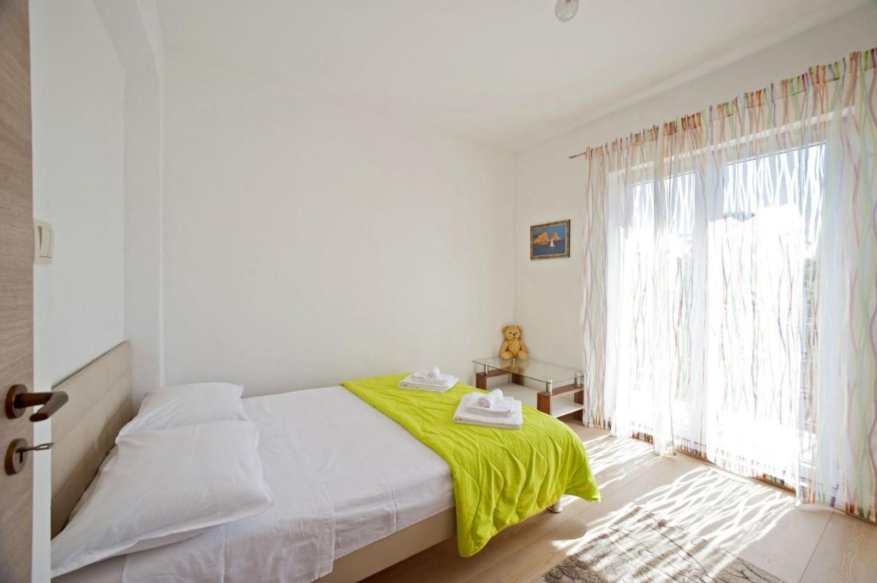 Apartments With A Parking Space Gornje Selo, Solta - 15545 Grohote Εξωτερικό φωτογραφία