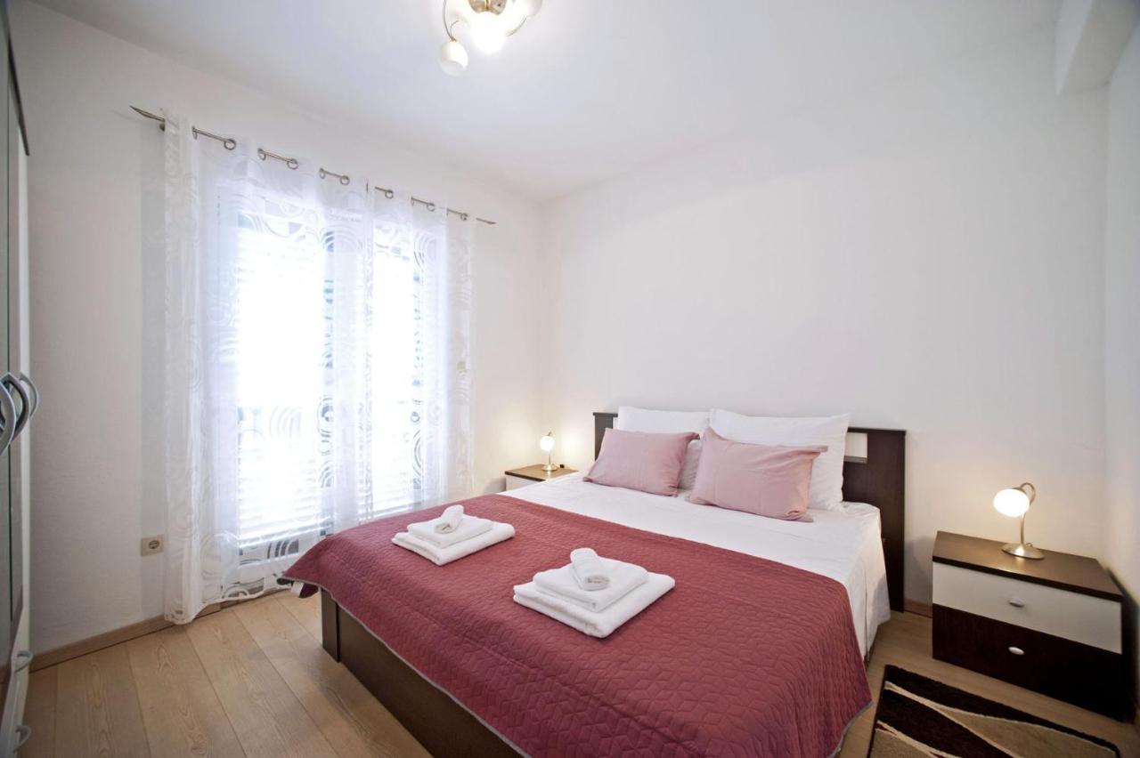 Apartments With A Parking Space Gornje Selo, Solta - 15545 Grohote Εξωτερικό φωτογραφία