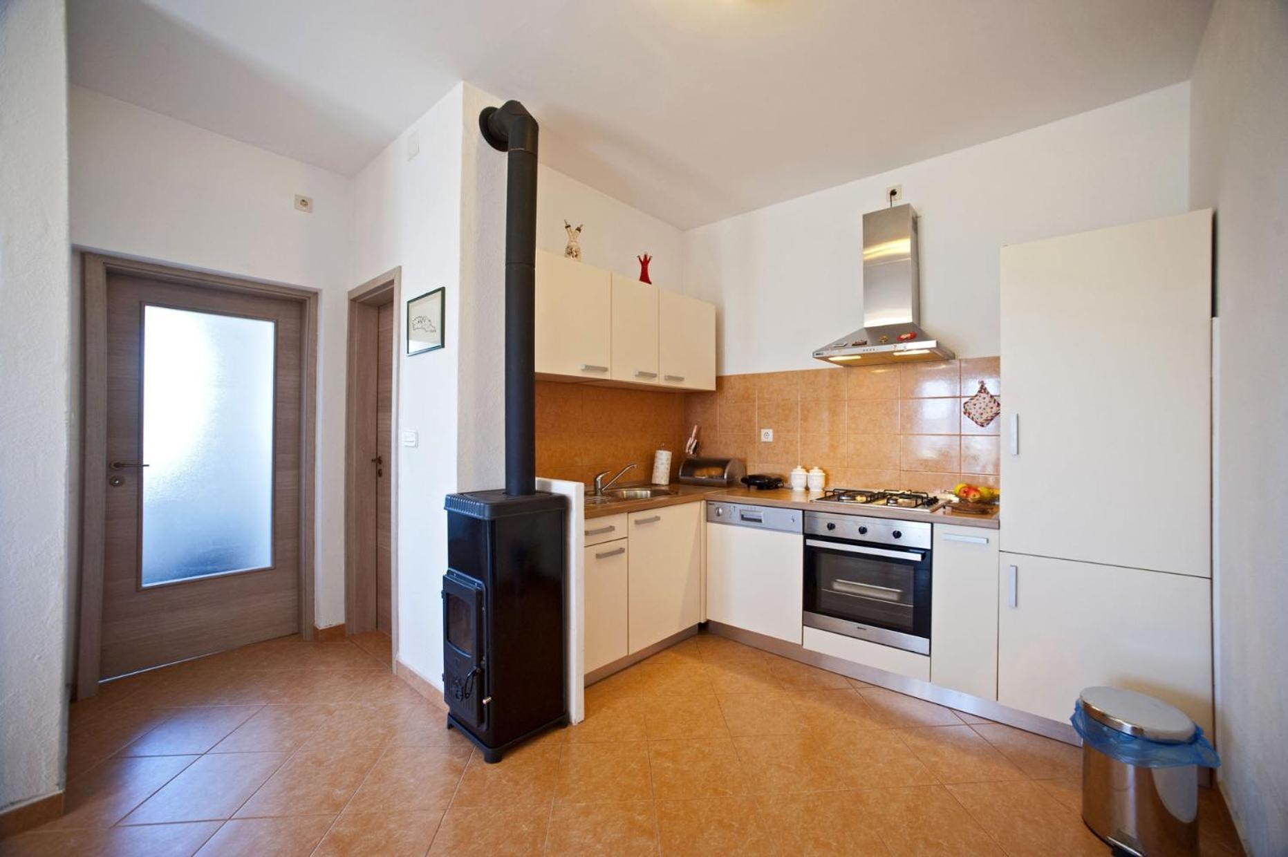 Apartments With A Parking Space Gornje Selo, Solta - 15545 Grohote Δωμάτιο φωτογραφία